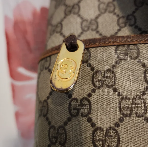 Used Authenticated Gucci‎ monogrammed tote with greenred striped handles Totes